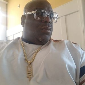 Meet your Posher, Lawrence